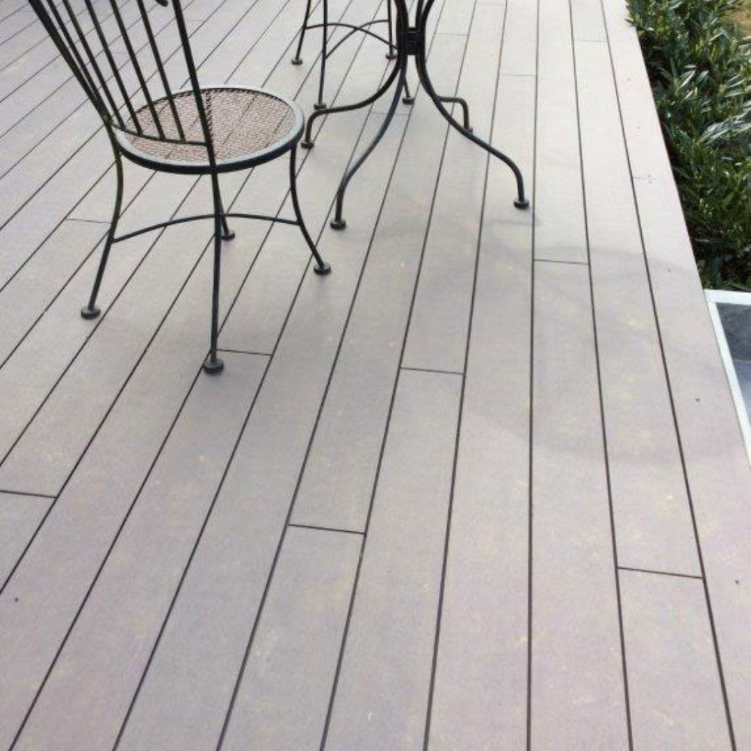 Planche de terrasse Lime composite massive Dark Brown (P63) - Profil Bfix