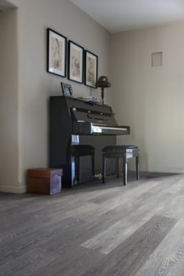 Plinthe moderne Coretec ESSENTIALS - Greystone Contempo Oak - 3634 - 13 x 58 x 2400 mm