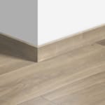 Plinthe standard stratifié Quick-Step 1656 Chêne Havanna naturel aspect raboté - 12 x 58 x