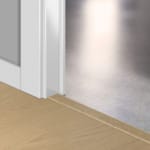 Profilé Incizo stratifié Quick-Step 4750 Chêne vernis beige - 13 x 48 x 2150 mm