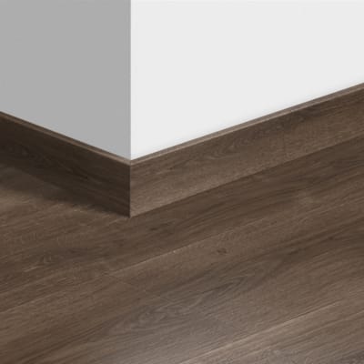 Plinthe standard stratifié Quick-Step 4766 Chêne brun brossé 12 x 58 x 2400 mm