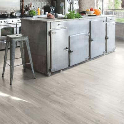 Quick-Step vinyle Livyn Alpha Vinyl Blos Base - Chêne canyon gris avec traits de scie 4003