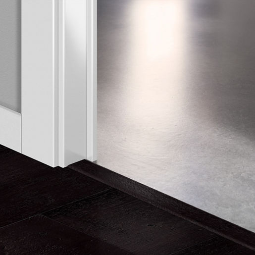 Profilé Incizo stratifié Quick-Step 4755 Chêne peint noir - 13 x 48 x 2150 mm