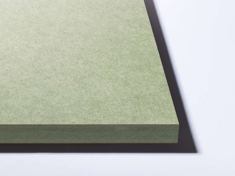 Panneau MDF hydrofuge 2440 x 1220 x 18 mm