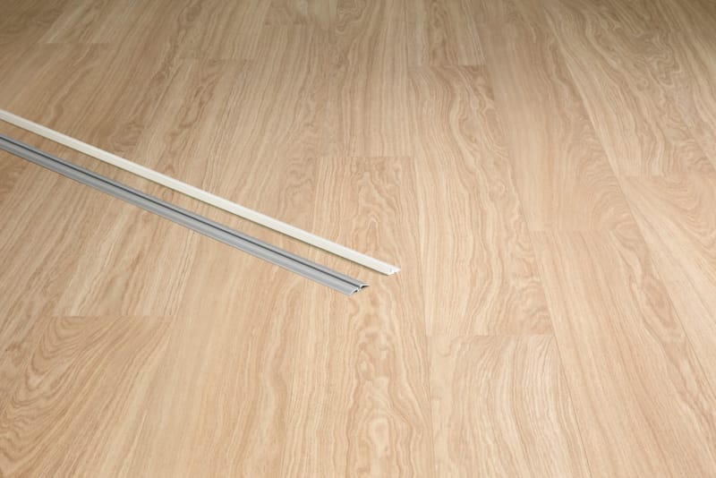 Profilé multifonction stratifié - Argent - 10 x 46.9 x 1860 mm