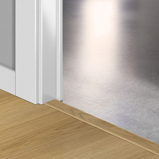 Profilé Incizo stratifié Quick-Step 4749 Chêne verni naturel - 13 x 48 x 2150 mm
