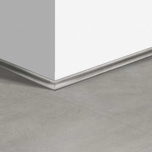 Moulure vinyle Quick -Step Livyn Béton gris chaleureux 40050 - 17 x 17 x 2400 mm