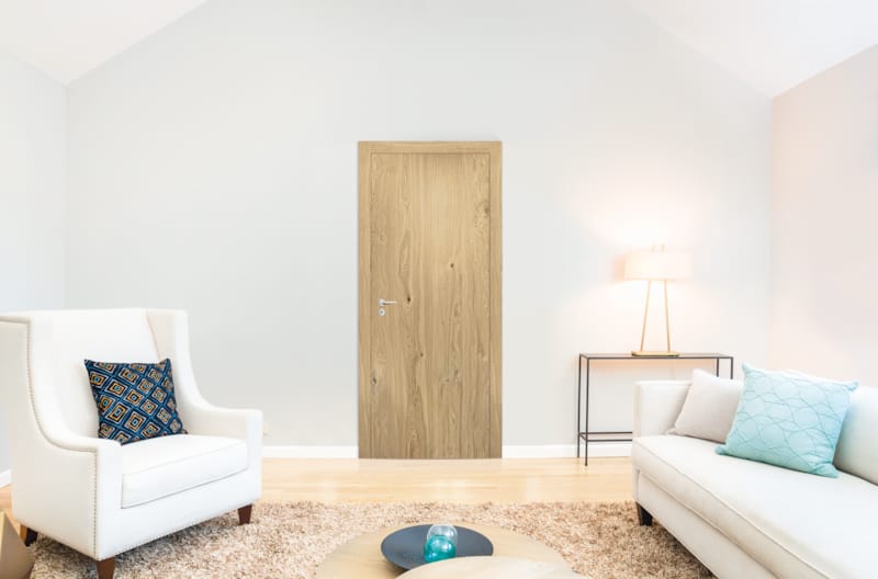 Porte plaquée chêne vertical - Qualité rustique - Âme pleine - 201,5 x 83 cm