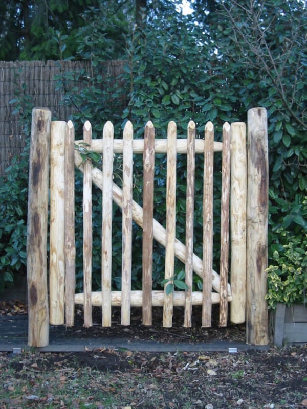 Portillon bois de châtaignier H 1.20 m x L 1.00 m