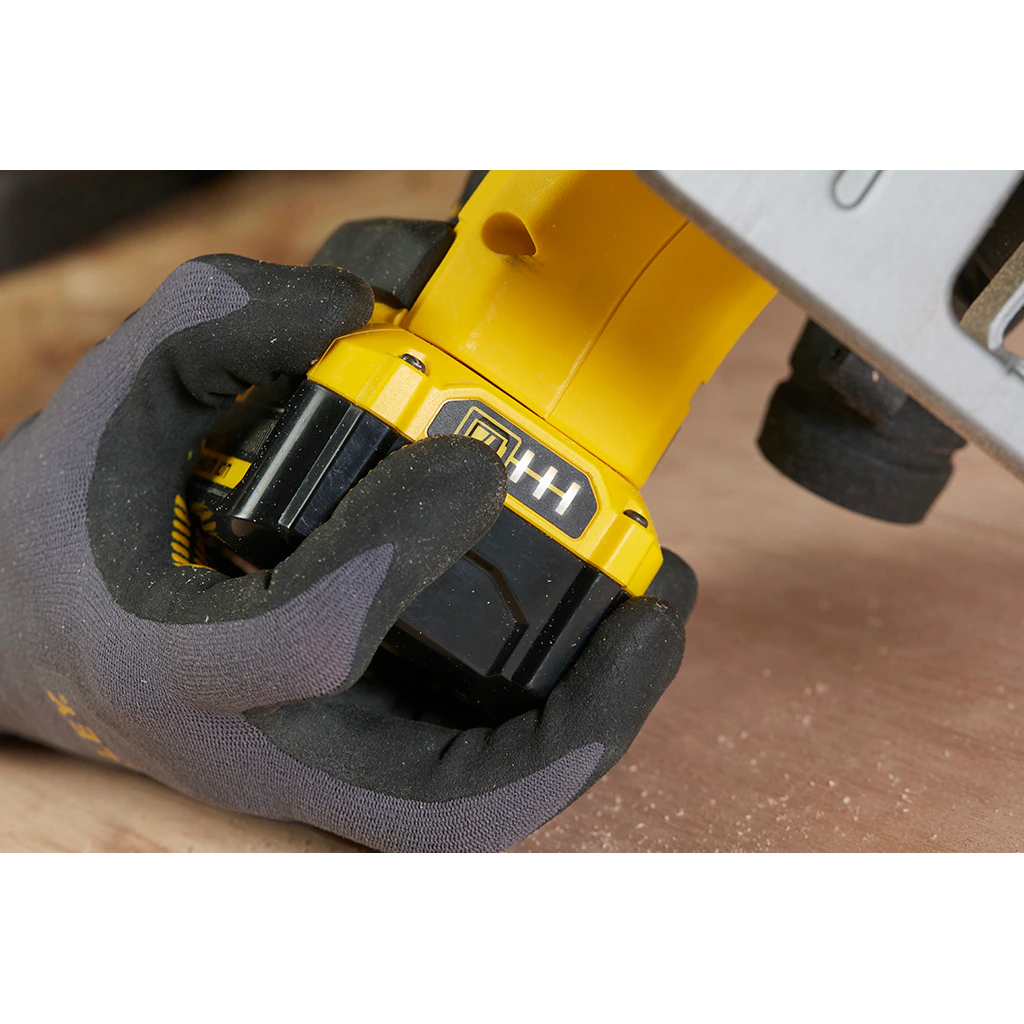 Stanley Fatmax Coffret V20 18V Scie Circulaire 165 mm avec 2 Batteries 4.0AH