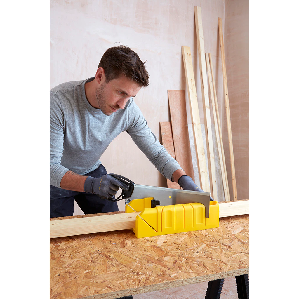 Stanley Boîte à Coupe avec Scie à Dos 300x143x80 mm