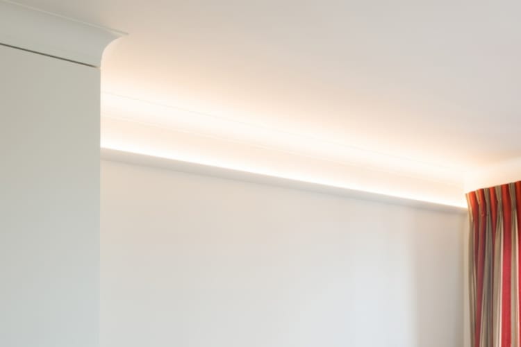 Moulure éclairage indirect C362 200x5x4