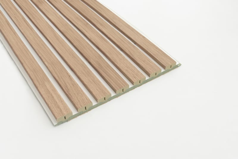 Panneau mural Maestro Latt blanc hydrofuge avec 7 lattes Natural Oak - 16 x 300 x 2770 mm
