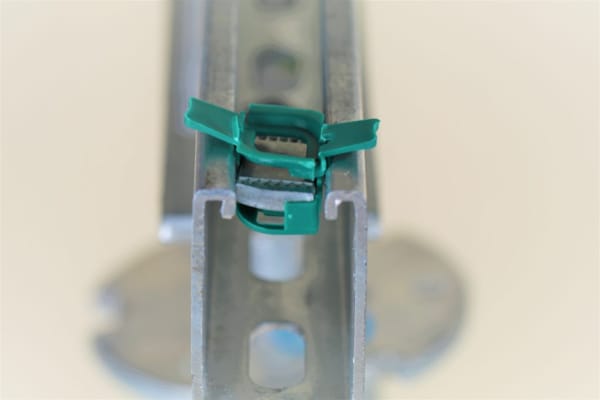 Weasyfix pour fixation d'un Profilé C-xx/3000 sur un autre Profilé C-xx/3000