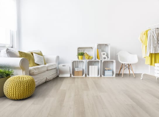 Plinthe moderne Coretec ESSENTIALS - Enchanted Oak - 3751 - 13 x 58 x 2400 mm