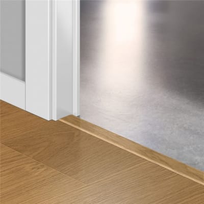 Profilé Incizo stratifié Quick-Step 1284 chêne verni naturel planches - 13 x 48 x 2150 mm