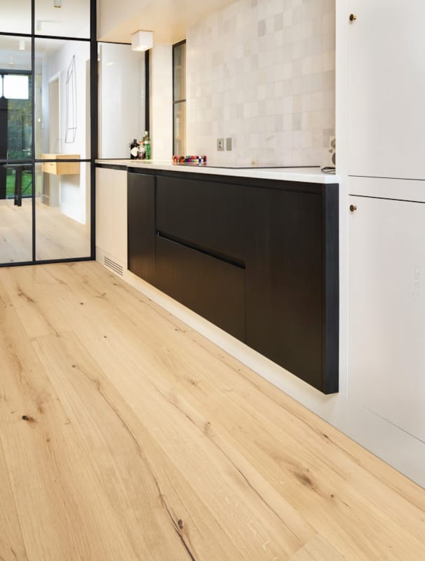 Parquet semi-massif - Chêne rustique B - Verni UV invisible -14 x 190 x 2200 mm - rainure/languette