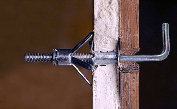 Chevilles Métalliques Corps Creux + Crochet-L M4x38 Zn 5 Pces