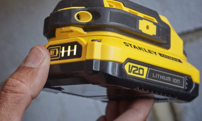 Stanley Fatmax V20 visseuse à percussion 18V + 2x batteries lithium 18V 1.5Ah + sac