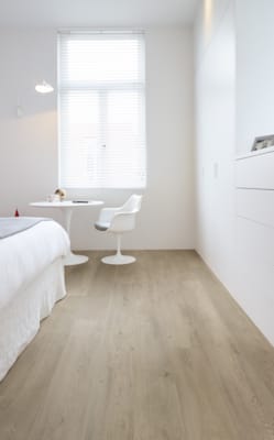 Plinthe moderne Coretec ESSENTIALS - Baltimore Oak - 31277 - 13 x 58 x 2400 mm