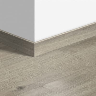 Plinthe standard stratifié Quick-Step 1858 Chêne raboté gris - 12 x 58 x 2400 mm