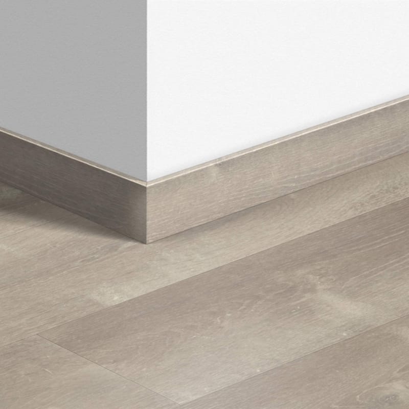 Plinthe standard vinyle Quick-Step Livyn Chêne Tempête De Sable Gris Chaleureux 40083 - 12 x 58 x 24