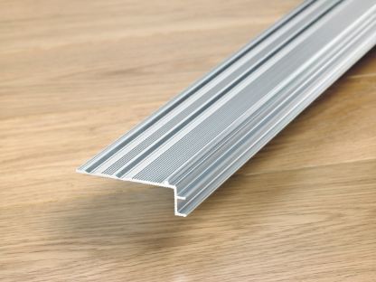 Sous-profilé en aluminium Incizo pour escaliers - NEINCPBASE11