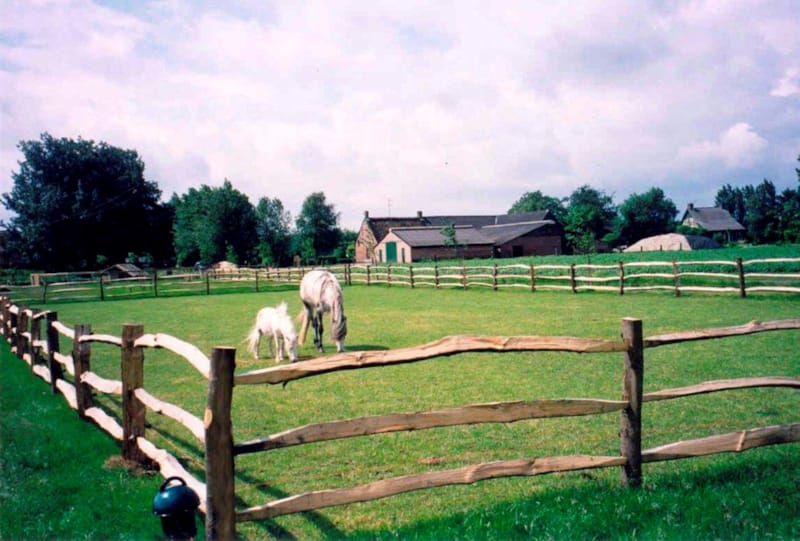 Poteaux ronds d angle 3 lisses 2.00m - Post & Rail