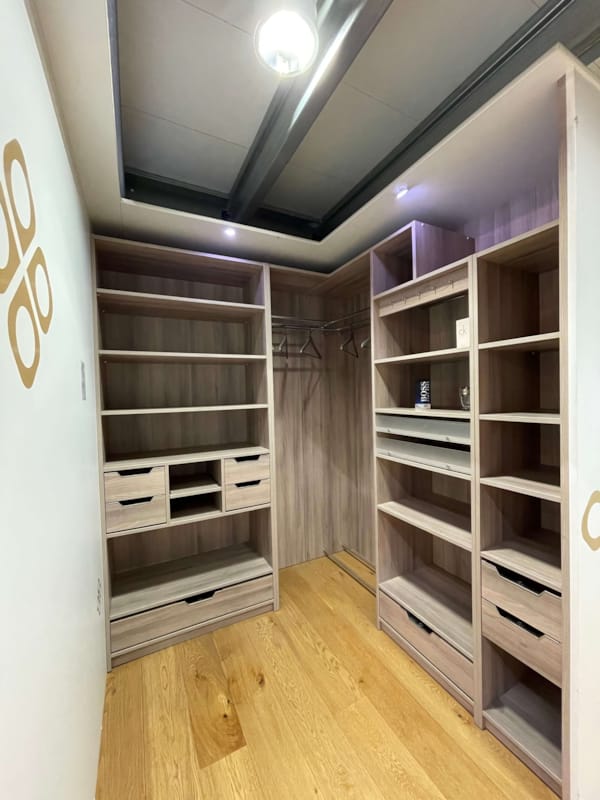 Dressing Elegance en L 1940x1940 mm (P: 490 mm)