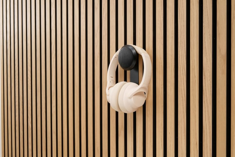 Ter Hürne SilentDesign LivingWall - Haakon - Crochet court avec bouton en bois noir