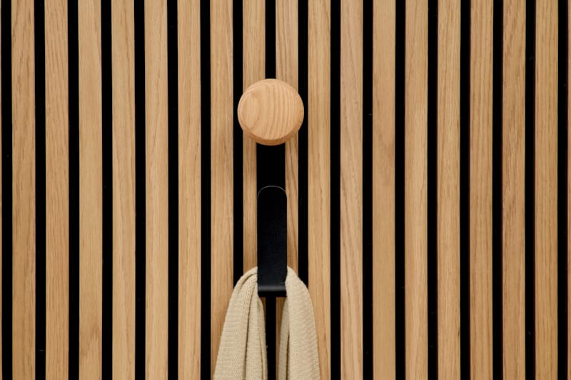 Ter Hürne SilentDesign LivingWall - Jesper - Crochet long avec bouton en bois naturel