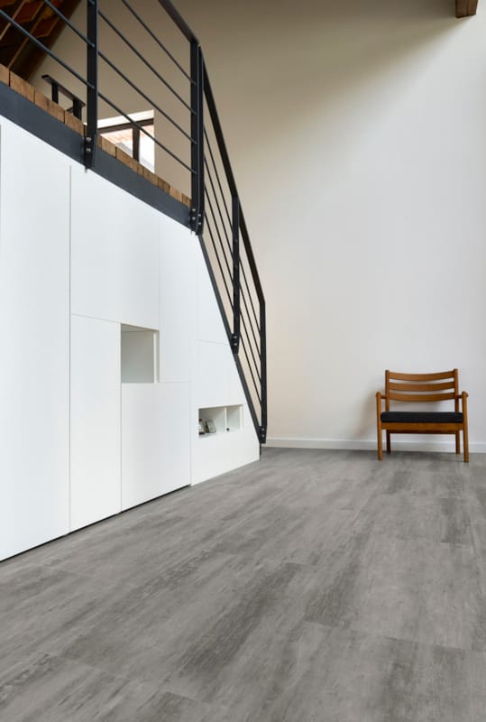 Plinthe moderne Coretec ESSENTIALS - Weathered Concrete - 31803 - 13 x 58 x 2400 mm