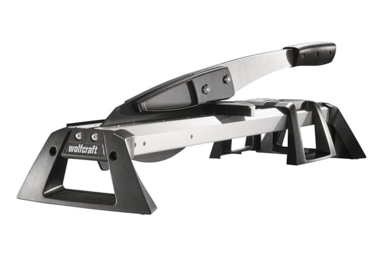 Presse coupante VLC 800 pour stratifié et vinyle