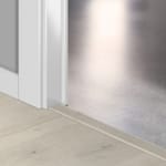 Profilé Incizo stratifié Quick-Step 4748 Chêne patiné doux - 13 x 48 x 2150 mm