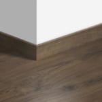 Plinthe standard stratifié Quick-Step 1849 Chêne classique brun - 12 x 58 x 2400 mm