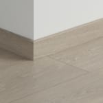 Plinthe standard stratifié Quick-Step 1405 Chêne vieilli gris clair - 12 x 58 x 2400 mm