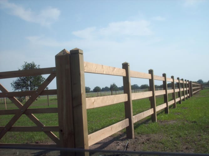 Poteau en bois 120x120 x 2,25 m - Cavalier