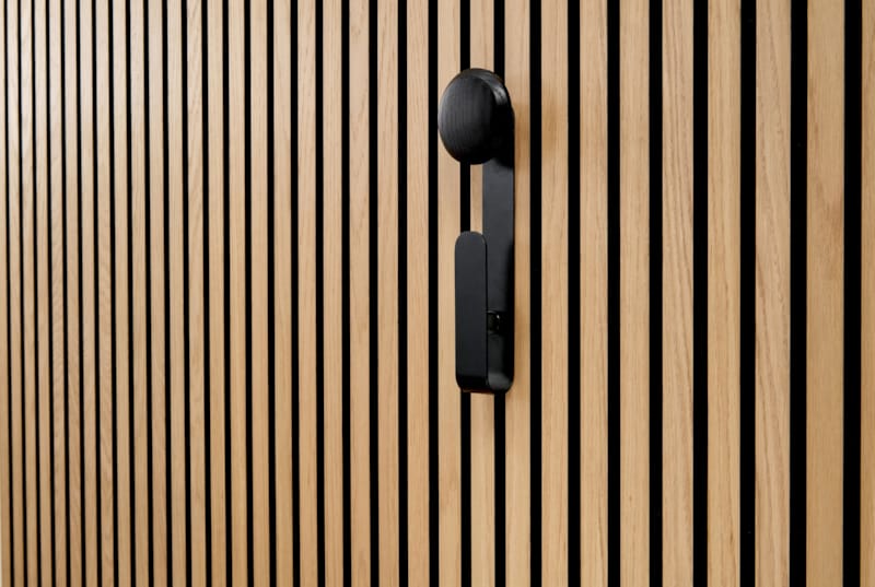 Ter Hürne SilentDesign LivingWall - Haakon - Crochet long avec bouton en bois noir