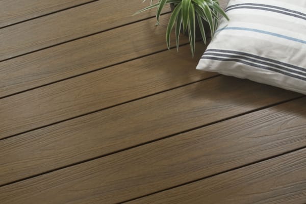 Terrasse Fiberdeck composite tubulaire 22,5 x 138 x 3000 mm -  teak creux