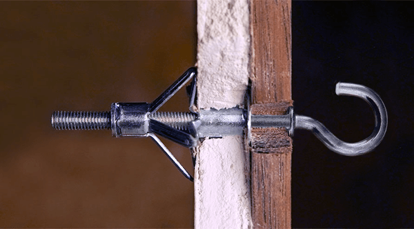 Chevilles Métalliques Corps Creux + Crochet-C M4x38 Zn 5 Pces