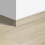 Plinthe standard vinyle Quick-Step Livyn Chêne Brise Marine Beige 40080 - 12 x 58 x 2400 m