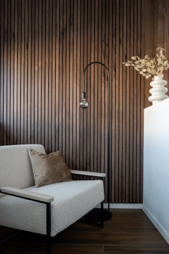 Panneau mural Maestro Latt Matte Black avec 7 lattes Castle Oak - 20 x 300 x 2770 mm