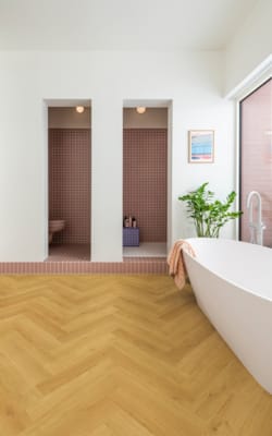 Parquet stratifié Quick-Step Impressive Design - Chevron chêne cumin 8247 - 8 x 131 x 655