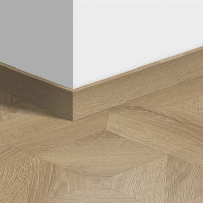 Plinthe standard stratifié Quick-Step 4142 Chêne royal nature 12 x 58 x 2400 mm