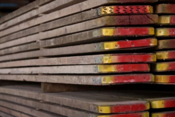 Planche d échafaudage 32 mm x 200 mm x 5.00 m