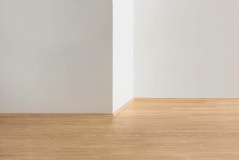 Contre plinthe pour parquet stratifié Quick-Step - 1859 - Planches Blanches - 17 x 17 x 24